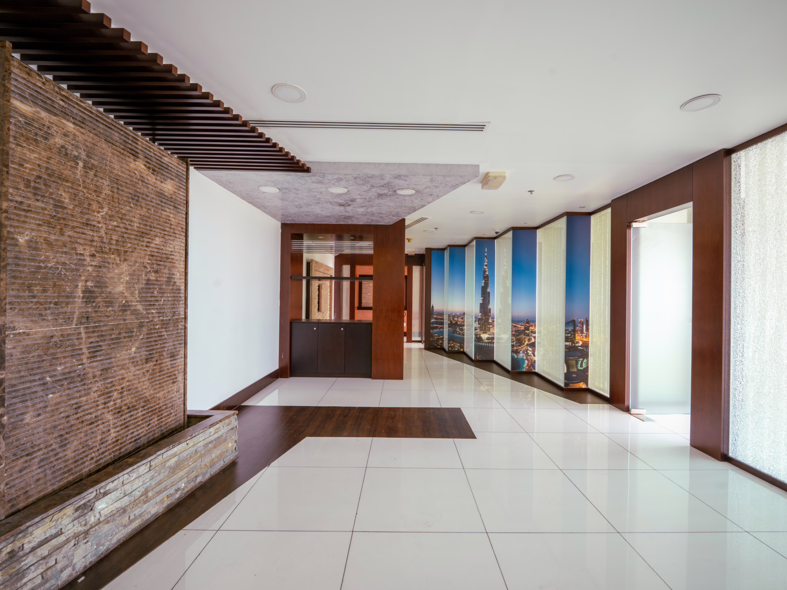 WFR02211-HDR