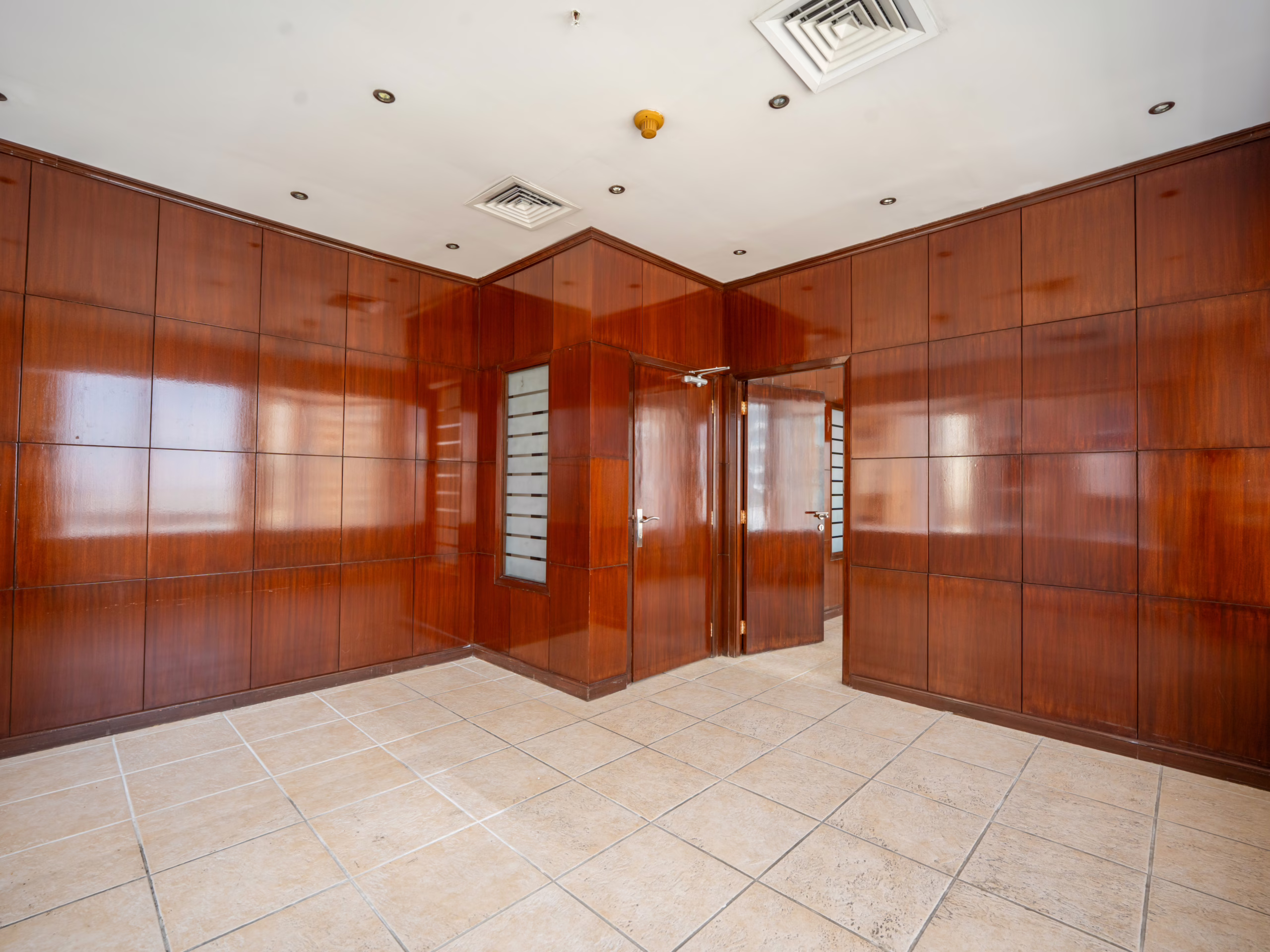 WFR02372-HDR