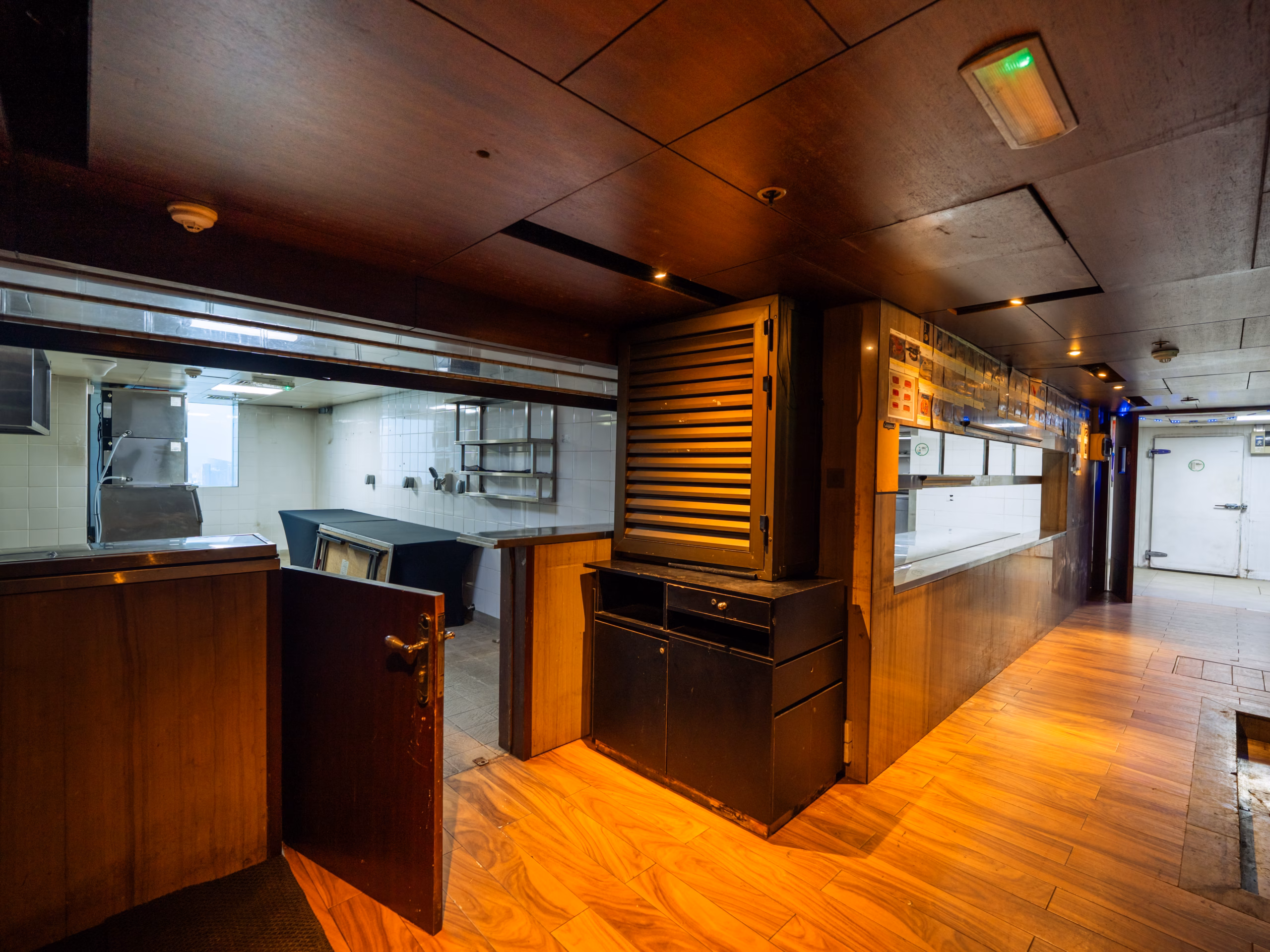 WFR03870-HDR